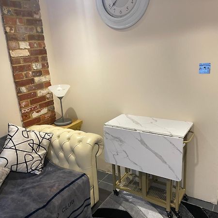 Flat 3 Meadow View Cozy Getaway Leilighet Hurst Eksteriør bilde