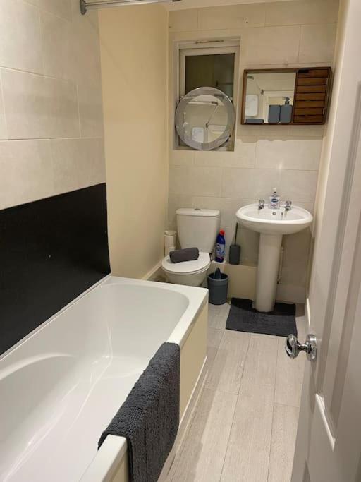 Flat 3 Meadow View Cozy Getaway Leilighet Hurst Eksteriør bilde